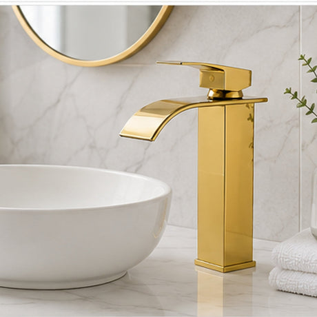 Ambientación premium de grifería monocontrol cascada oro brillante SKU 210G