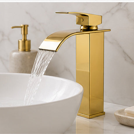 Segunda ambientación premium de grifería monocontrol cascada oro brillante SKU 210G