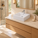 Lavamanos Cubik, Blanco esmaltado, sobreponer: vista amplia del baño. Grifería, desagüe, mueble y decoración no incluidos.