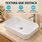 Características del lavamanos Stella: atributos de diseño, montaje y acabado. Accesorios de ambientación no incluidos.
